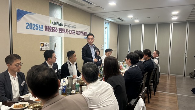 10월 석찬 간담회 단체사진